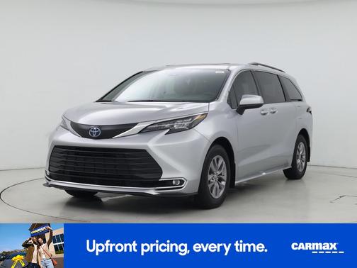 2024 Toyota Sienna XLE