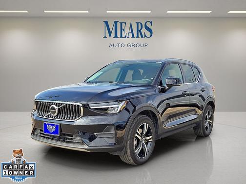 2025 Volvo XC40 B5 Core