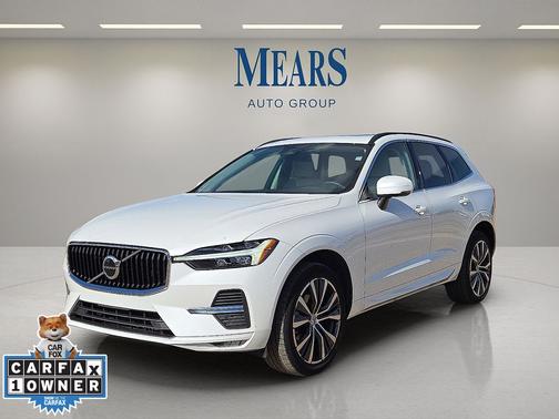 2022 Volvo XC60 B5 Momentum