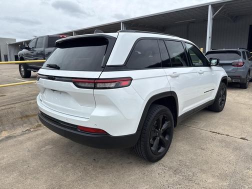 2022 Jeep Grand Cherokee Altitude