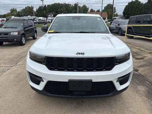 2022 Jeep Grand Cherokee Altitude