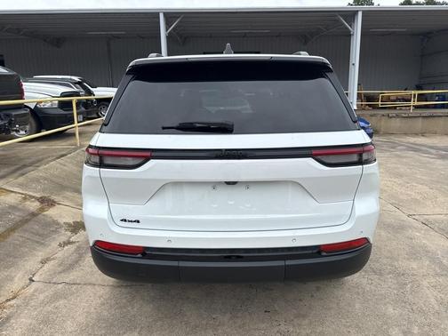 2022 Jeep Grand Cherokee Altitude