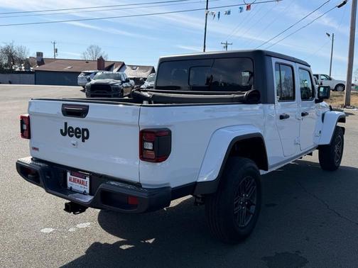 2024 Jeep Gladiator Sport