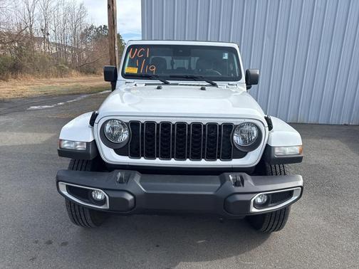 2024 Jeep Gladiator Sport