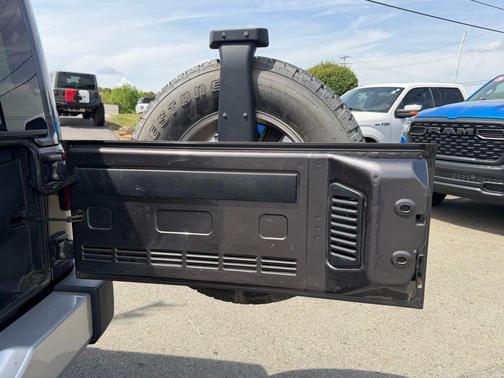 Granite Crystal Clearcoat Metallic 2014 Jeep Wrangler Unlimited Sahara