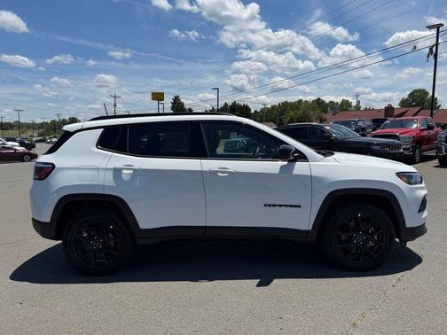 Bright White Clearcoat 2026 Jeep Compass Latitude