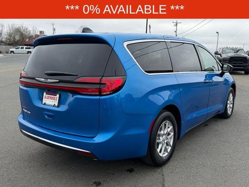 Hydro Blue Pearlcoat 2026 Chrysler Pacifica Select