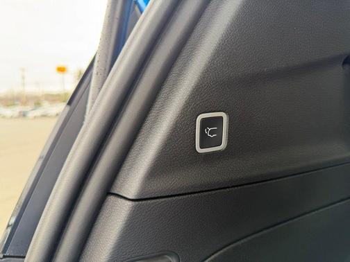 Hydro Blue Pearlcoat 2026 Chrysler Pacifica Select