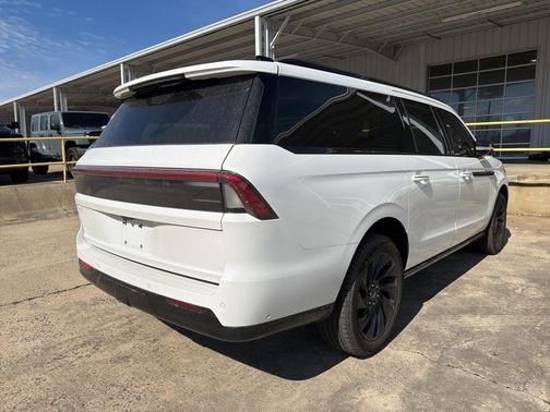 2025 Lincoln Navigator L Reserve