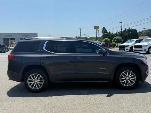 2017 GMC Acadia SLE-2