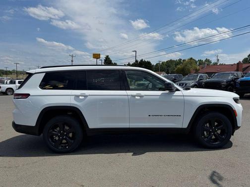 Bright White Clearcoat 2026 Jeep Grand Cherokee L Limited