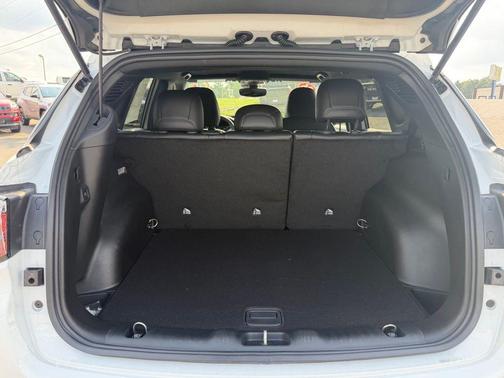 Bright White Clearcoat 2026 Jeep Compass Latitude