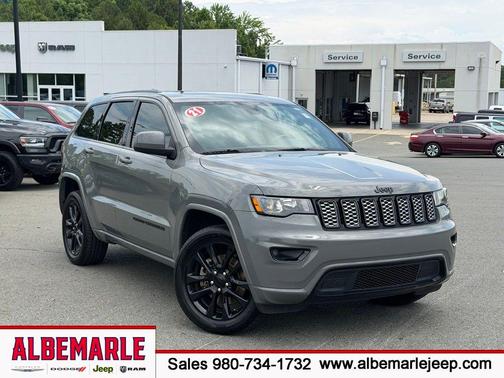 Sting Gray Clearcoat 2021 Jeep Grand Cherokee Laredo X