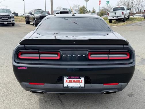 2015 Dodge Challenger SXT