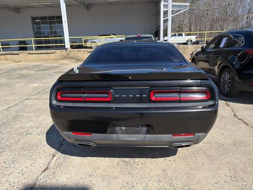 2015 Dodge Challenger SXT