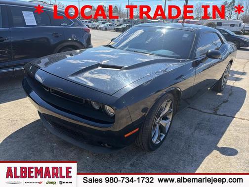 2015 Dodge Challenger SXT