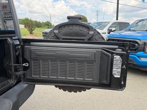 Black Clearcoat 2020 Jeep Wrangler Sport