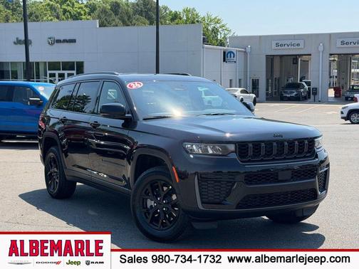 Diamond Black 2026 Jeep Grand Cherokee L Laredo