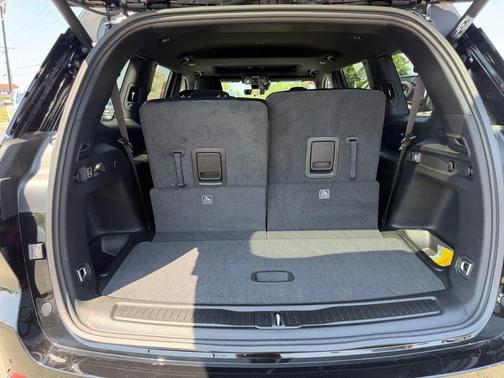 Diamond Black 2026 Jeep Grand Cherokee L Laredo