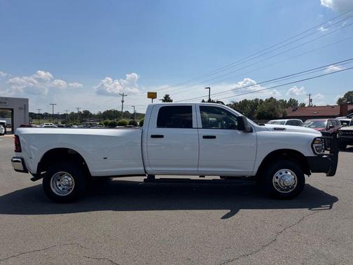 Bright White Clearcoat 2025 RAM 3500 Tradesman