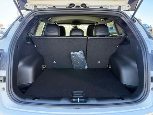 Bright White Clearcoat 2026 Jeep Compass Latitude