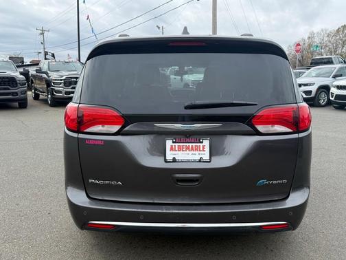 2018 Chrysler Pacifica Hybrid Limited