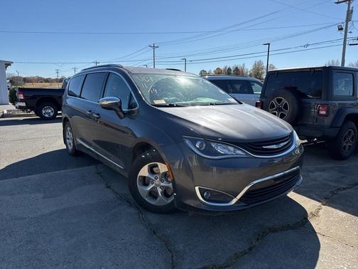 2018 Chrysler Pacifica Hybrid Limited