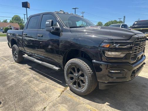 Diamond Black 2026 RAM 2500 Tradesman