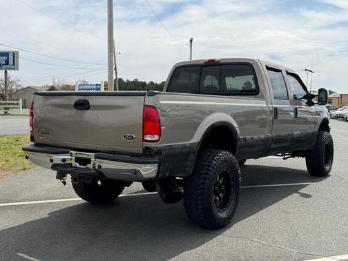 Arizona Beige Clearcoat 2002 Ford F-250 Lariat