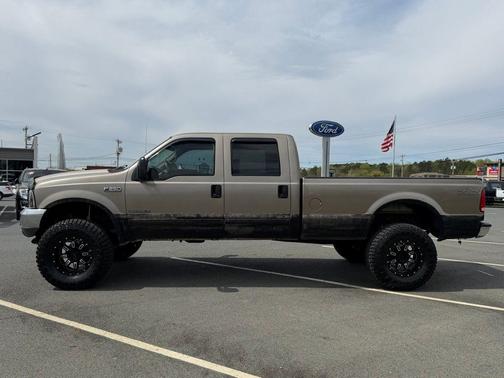 Arizona Beige Clearcoat 2002 Ford F-250 Lariat