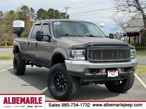 Arizona Beige Clearcoat 2002 Ford F-250 Lariat