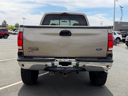 Arizona Beige Clearcoat 2002 Ford F-250 Lariat