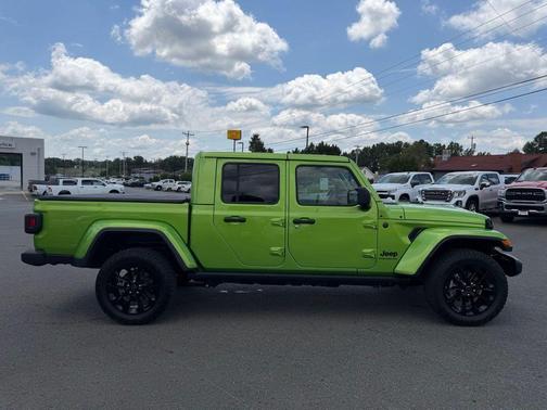 Mojito! Clearcoat 2025 Jeep Gladiator Sport