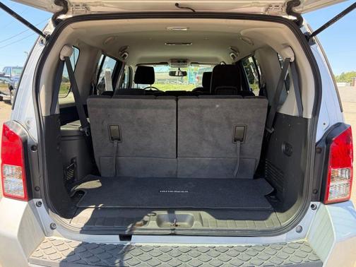Brilliant Silver 2012 Nissan Pathfinder SV