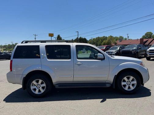 Brilliant Silver 2012 Nissan Pathfinder SV