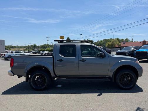 Gun Metallic 2017 Nissan Frontier SV