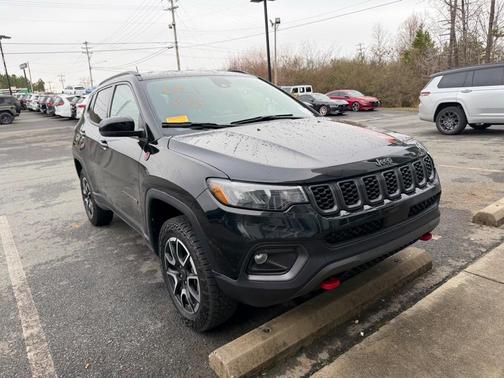 2025 Jeep Compass Trailhawk