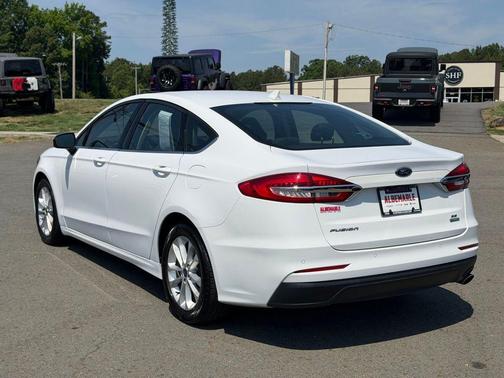 Oxford White 2020 Ford Fusion SE