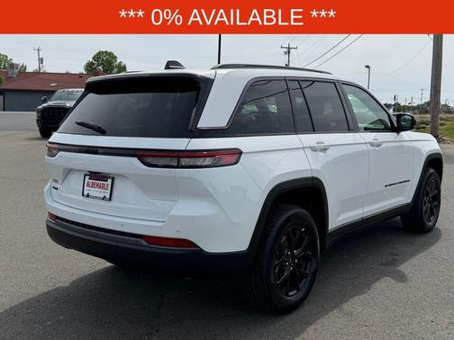 Bright White Clearcoat 2026 Jeep Grand Cherokee Laredo