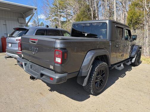 2023 Jeep Gladiator Sport