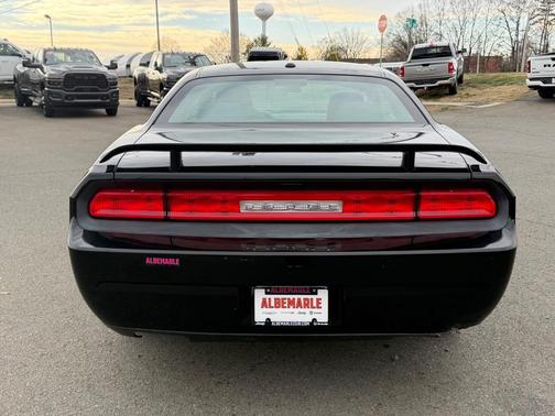 2014 Dodge Challenger SXT