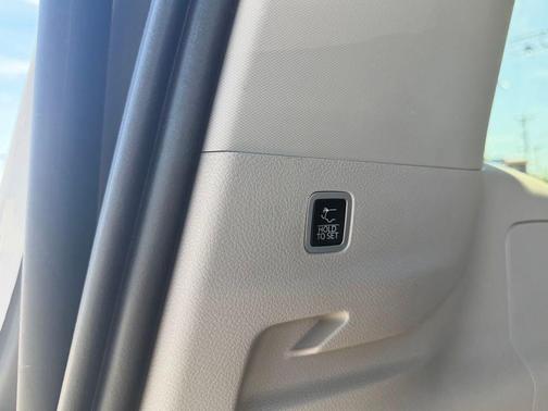 Bright White Clearcoat 2024 Jeep Wagoneer L Series III