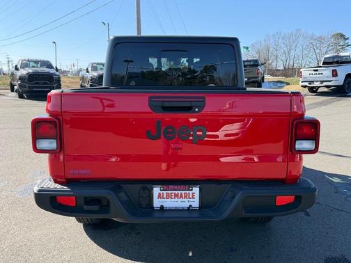 2024 Jeep Gladiator Sport