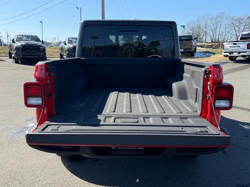 2024 Jeep Gladiator Sport