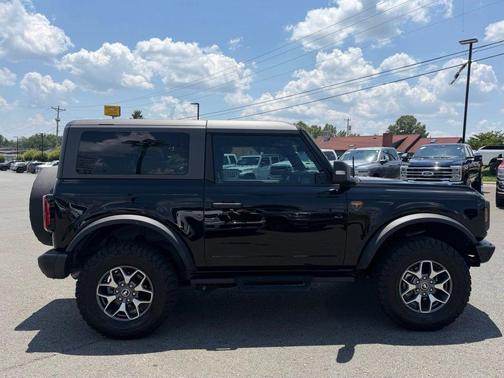 Shadow Black 2023 Ford Bronco Badlands