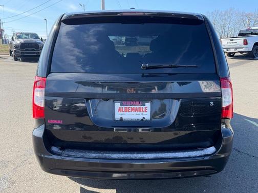 2013 Chrysler Town & Country S