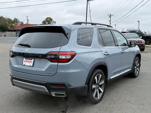 2023 Honda Pilot Touring