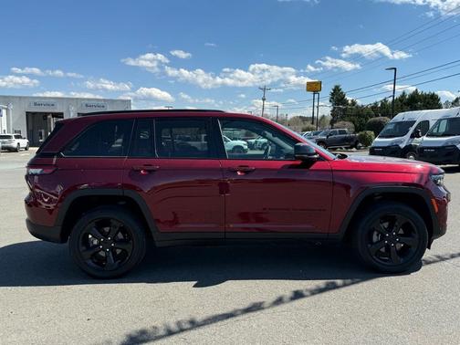 2024 Jeep Grand Cherokee Laredo