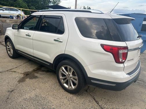 White Platinum Clearcoat Metallic 2018 Ford Explorer Limited
