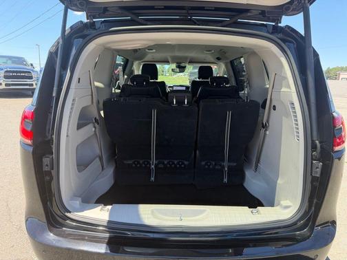 Diamond Black 2024 Chrysler Pacifica Touring-L